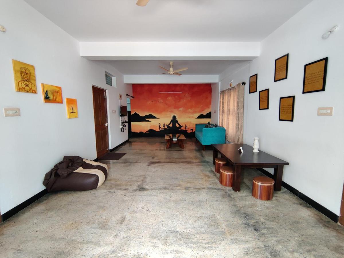 Ferienwohnung Yoga House Vanivilasa Puram Exterior foto