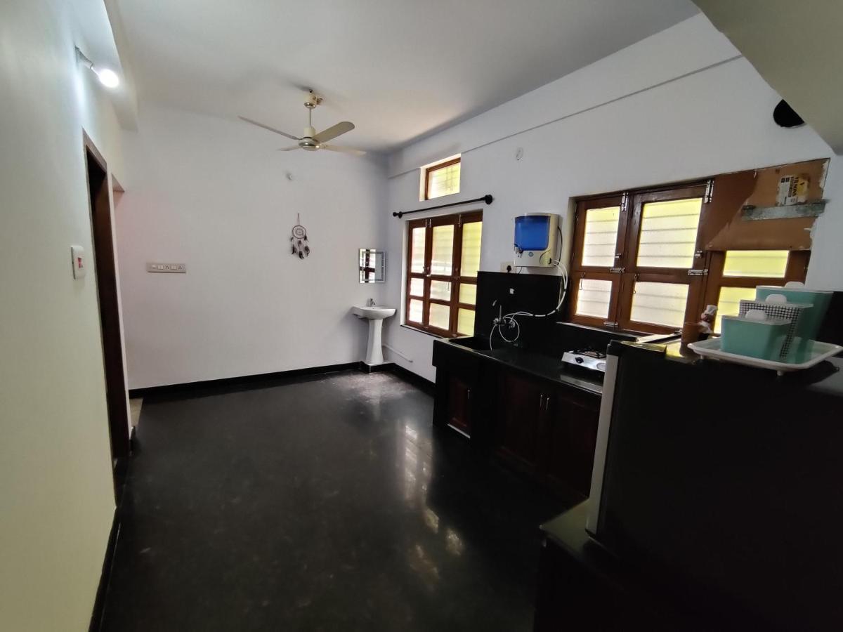 Ferienwohnung Yoga House Vanivilasa Puram Exterior foto